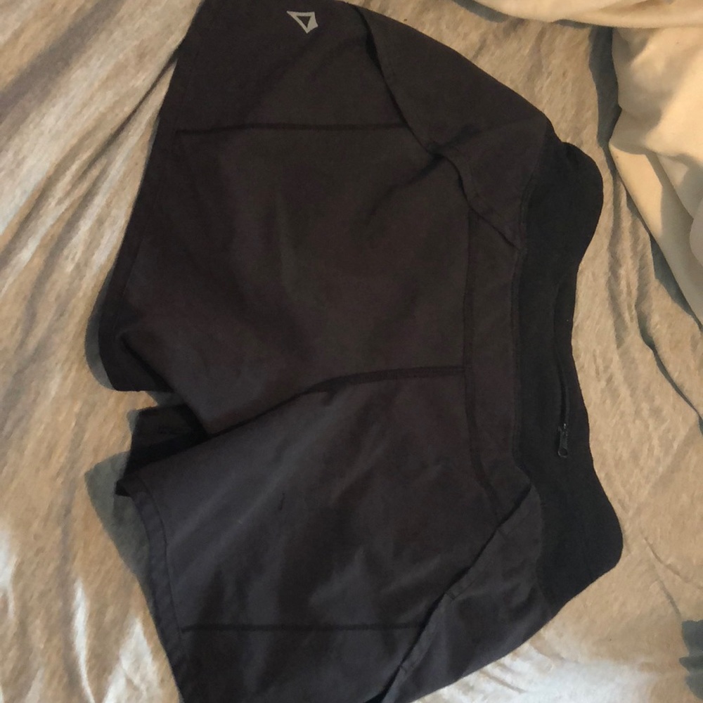 black ivivva shorts